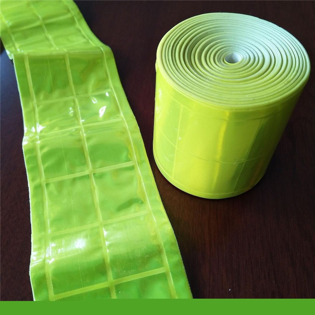 超聲波反光帶復(fù)合分條機HD-0645