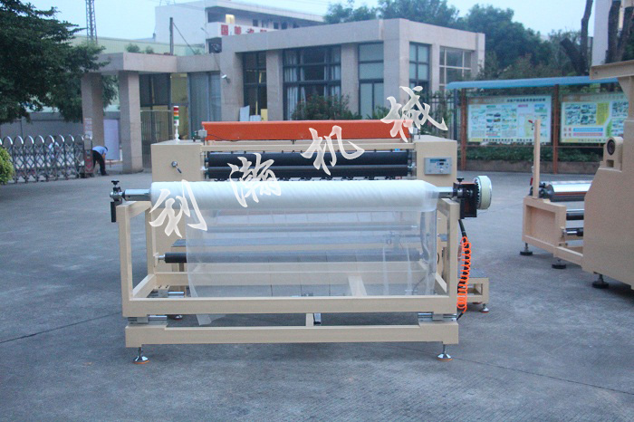 全自動<a href='http://www.sheasyhotel.com/xingyezixun/698.html' target='1' style='font-size:14px; font-weight:bold; color:#ff0000;'>超聲波<a href='http://www.sheasyhotel.com/xingyezixun/748.html' target='1' style='font-size:14px; font-weight:bold; color:#ff0000;'>裥棉機</a></a>正面