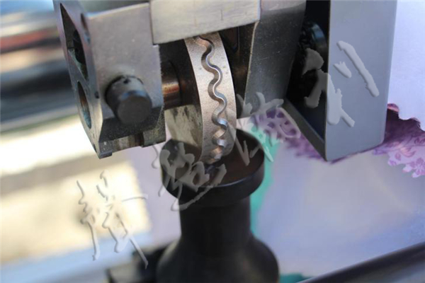 全自動<a href='http://www.sheasyhotel.com/xingyezixun/698.html' target='1' style='font-size:14px; font-weight:bold; color:#ff0000;'>超聲波<a href='http://www.sheasyhotel.com/xingyezixun/748.html' target='1' style='font-size:14px; font-weight:bold; color:#ff0000;'>裥棉機</a></a>